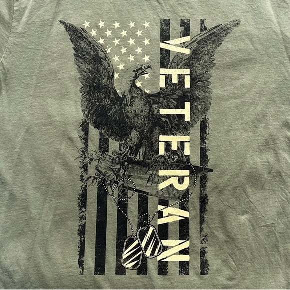 Green Veteran Graphic T-Shirt Men Large - Picture 2 of 5